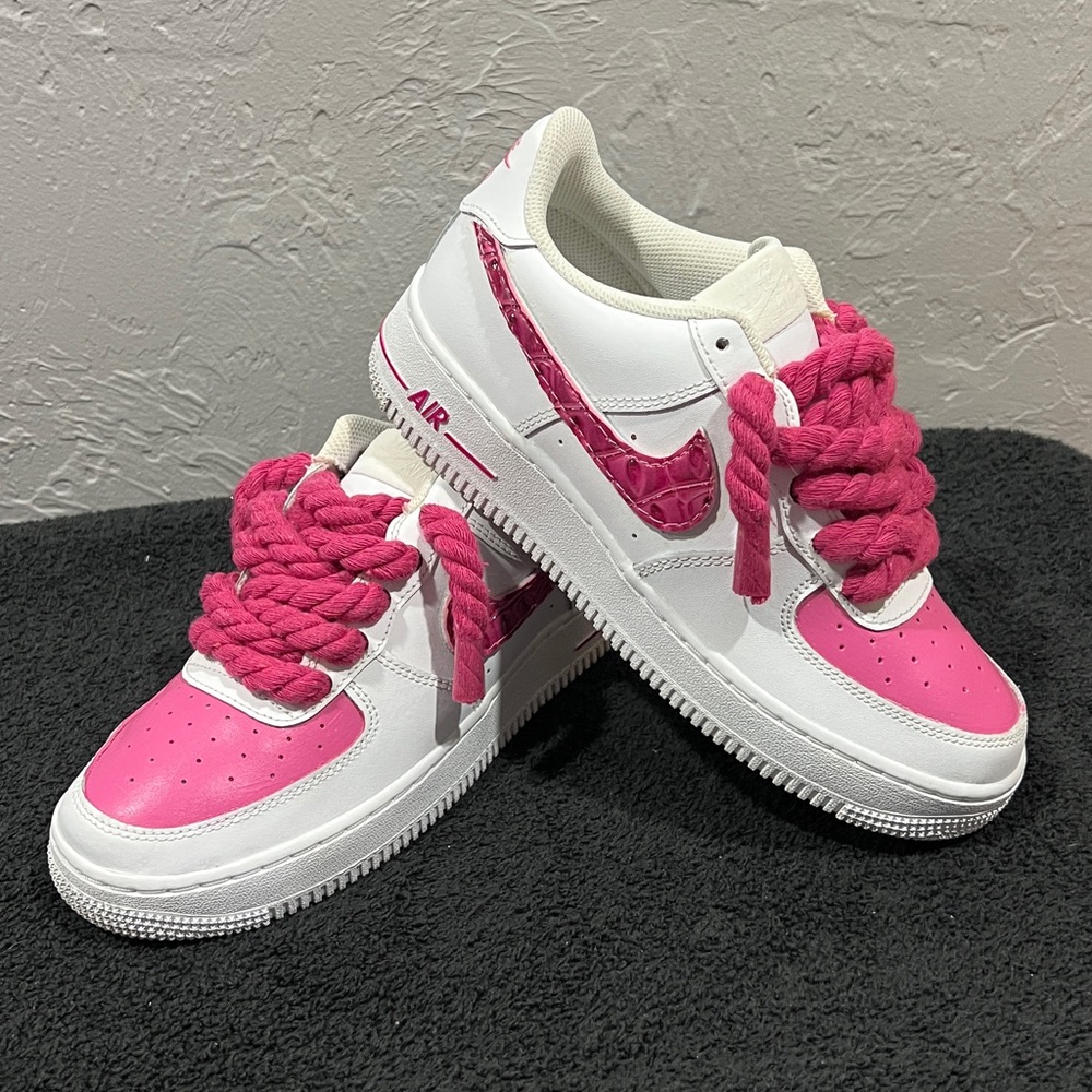 🔥🔥 NIKE AIR FORCE 1 AF1 “Custom” Low Sneakers Pink/White - Big Kids Sz 7Y - EUC